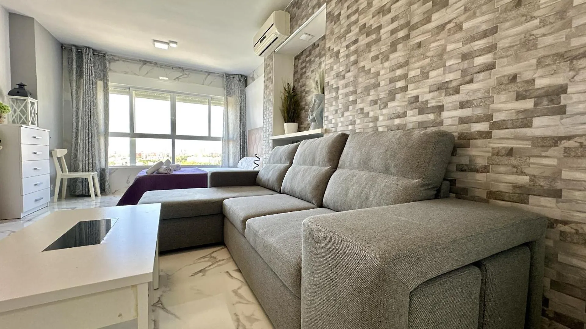토레몰리노스 Moderno Loft En La Colina 아파트